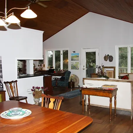 2 Moon Cottage-3